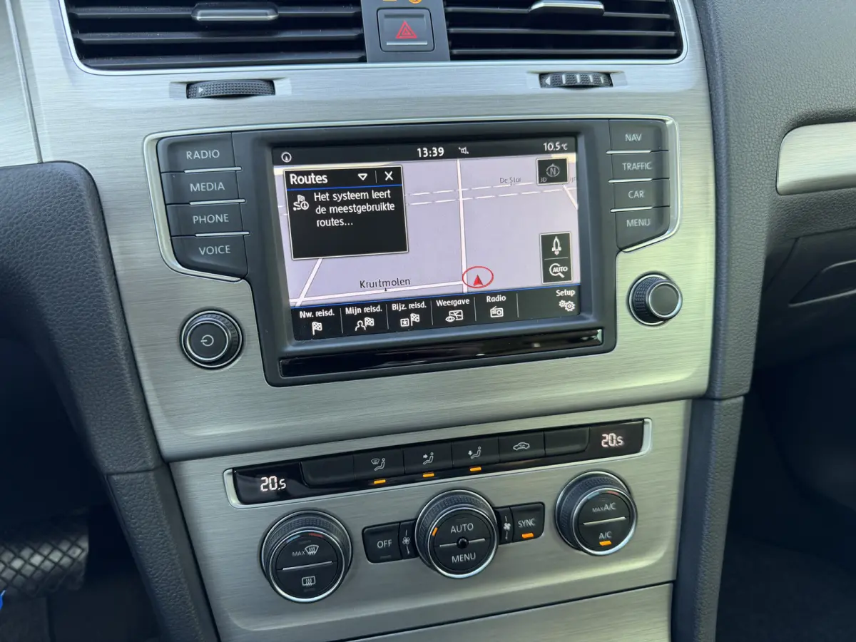 1.0 TSI Connected Series Leder | Automaat