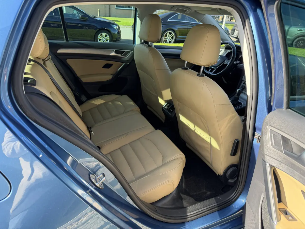 1.0 TSI Connected Series Leder | Automaat
