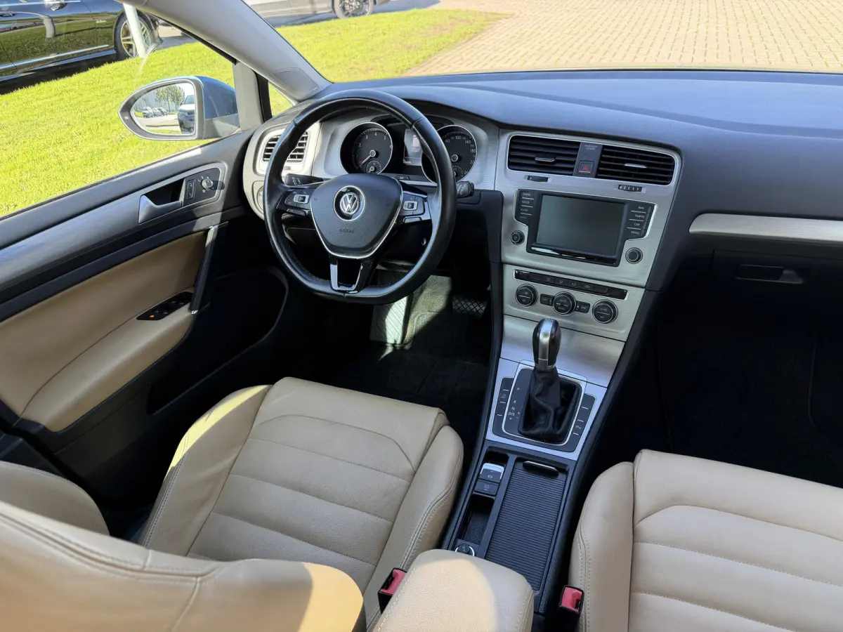 1.0 TSI Connected Series Leder | Automaat