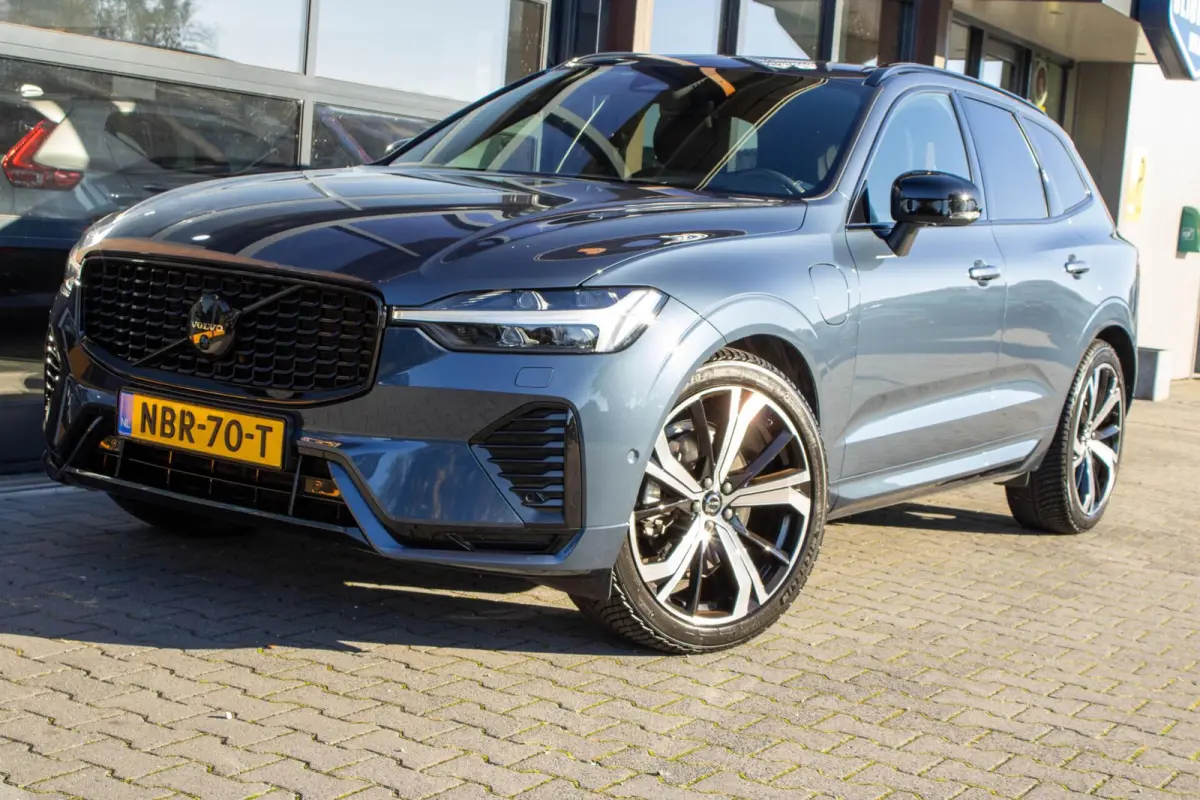 2.0 T6 PHEV AWD Ultimate Dark|360 Camera|Head Up Display|H&K|Luchtvering