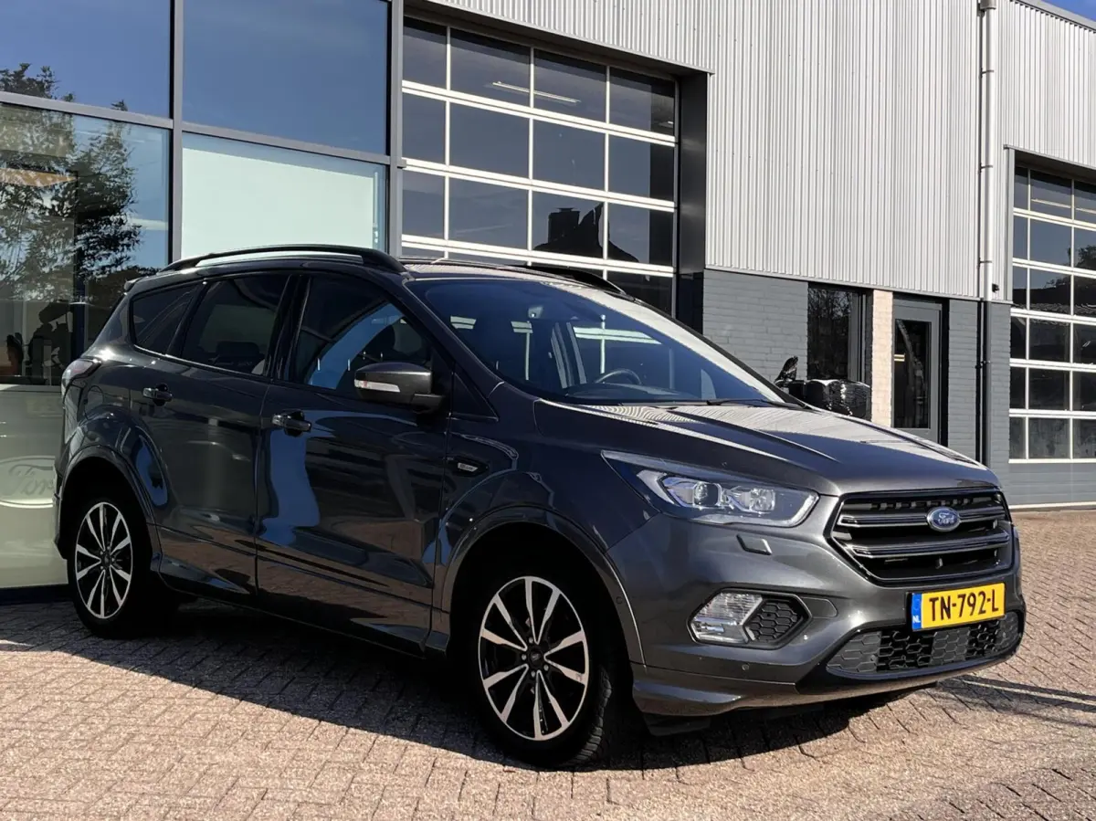 1.5 EcoBoost ST Line 150PK Winterpack Camera 2000KG Trekgewicht Cruise Bi-Xenon Elek. Achterklep Parkeersensoren Keyless Climate Privacy Glass *Dealer Onderhouden*