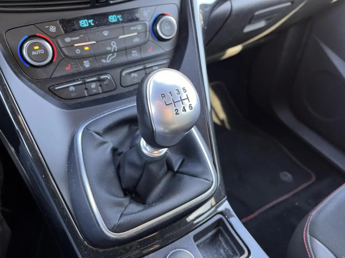 1.5 EcoBoost ST Line 150PK Winterpack Camera 2000KG Trekgewicht Cruise Bi-Xenon Elek. Achterklep Parkeersensoren Keyless Climate Privacy Glass *Dealer Onderhouden*
