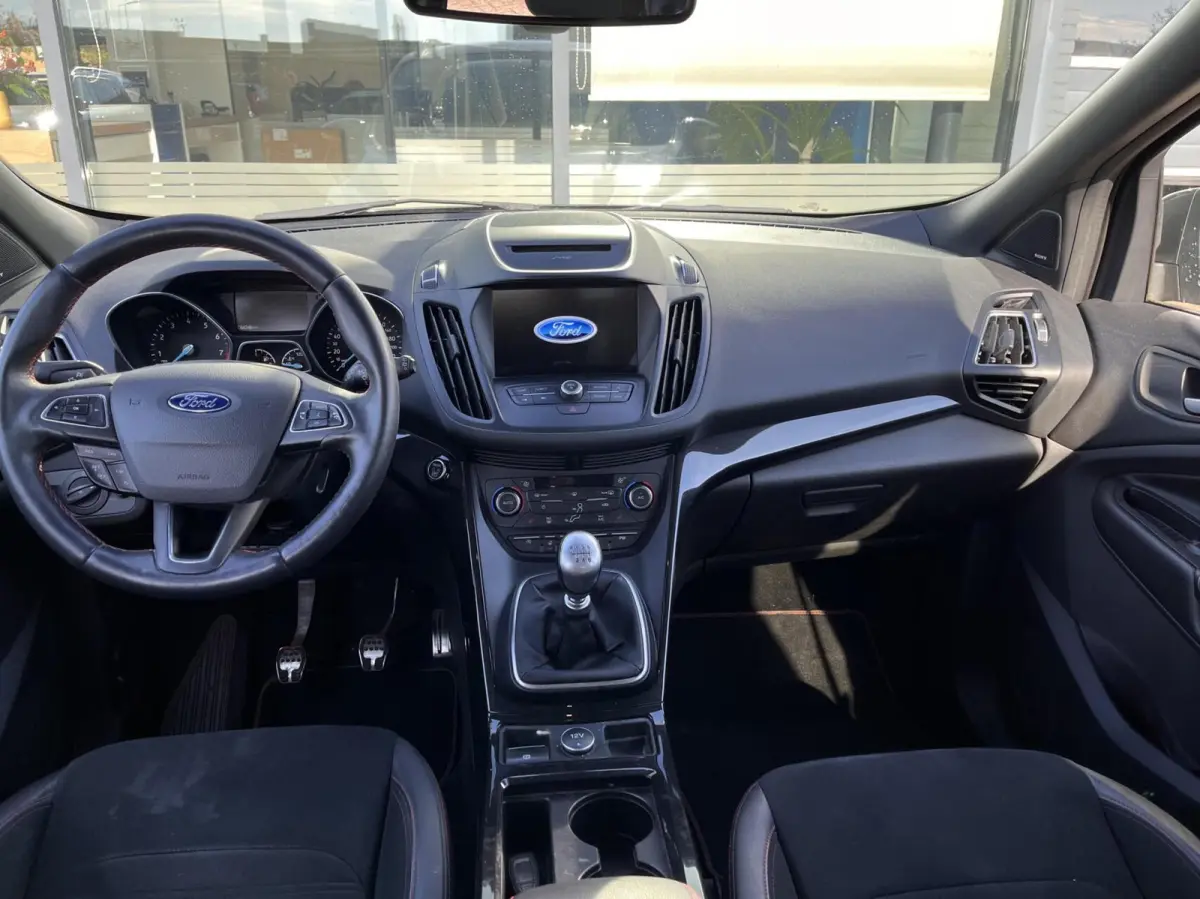 1.5 EcoBoost ST Line 150PK Winterpack Camera 2000KG Trekgewicht Cruise Bi-Xenon Elek. Achterklep Parkeersensoren Keyless Climate Privacy Glass *Dealer Onderhouden*