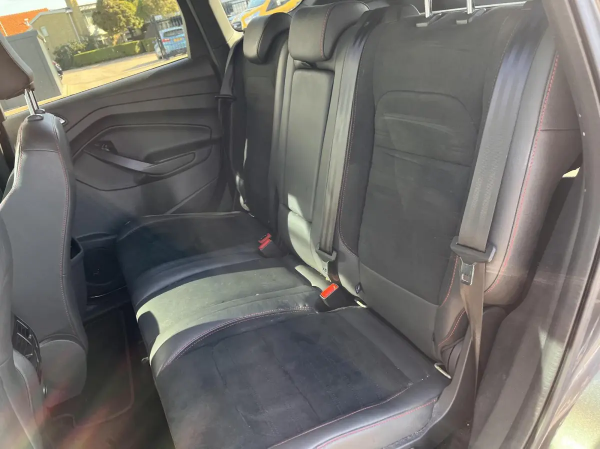1.5 EcoBoost ST Line 150PK Winterpack Camera 2000KG Trekgewicht Cruise Bi-Xenon Elek. Achterklep Parkeersensoren Keyless Climate Privacy Glass *Dealer Onderhouden*