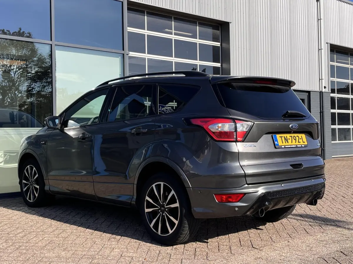1.5 EcoBoost ST Line 150PK Winterpack Camera 2000KG Trekgewicht Cruise Bi-Xenon Elek. Achterklep Parkeersensoren Keyless Climate Privacy Glass *Dealer Onderhouden*