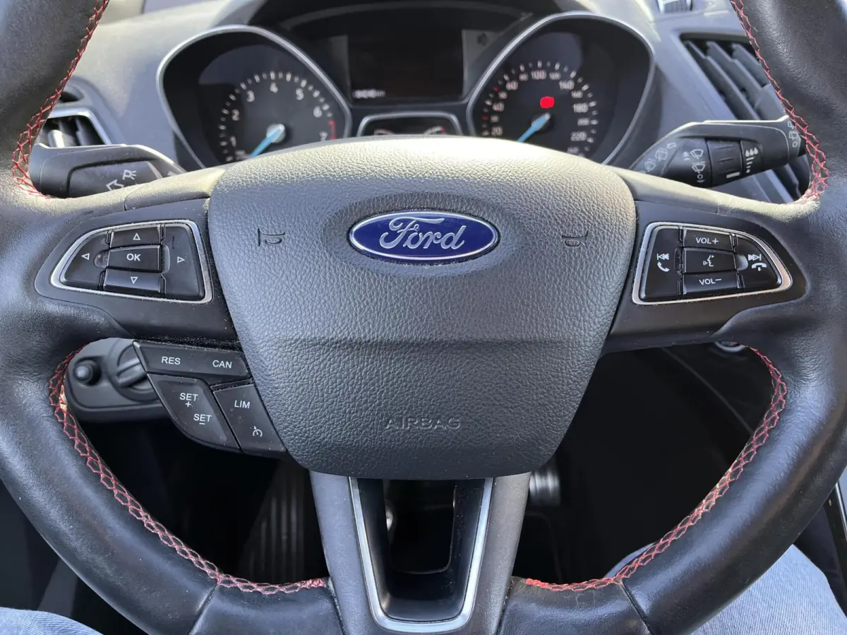 1.5 EcoBoost ST Line 150PK Winterpack Camera 2000KG Trekgewicht Cruise Bi-Xenon Elek. Achterklep Parkeersensoren Keyless Climate Privacy Glass *Dealer Onderhouden*