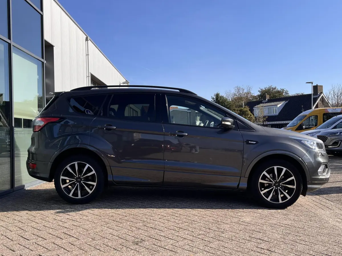 1.5 EcoBoost ST Line 150PK Winterpack Camera 2000KG Trekgewicht Cruise Bi-Xenon Elek. Achterklep Parkeersensoren Keyless Climate Privacy Glass *Dealer Onderhouden*