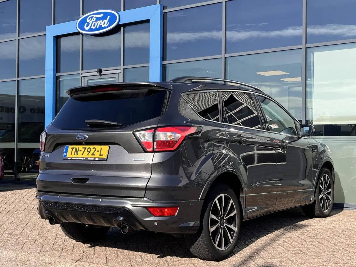 1.5 EcoBoost ST Line 150PK Winterpack Camera 2000KG Trekgewicht Cruise Bi-Xenon Elek. Achterklep Parkeersensoren Keyless Climate Privacy Glass *Dealer Onderhouden*