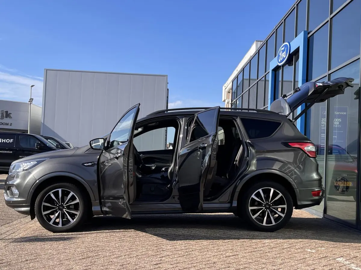 1.5 EcoBoost ST Line 150PK Winterpack Camera 2000KG Trekgewicht Cruise Bi-Xenon Elek. Achterklep Parkeersensoren Keyless Climate Privacy Glass *Dealer Onderhouden*