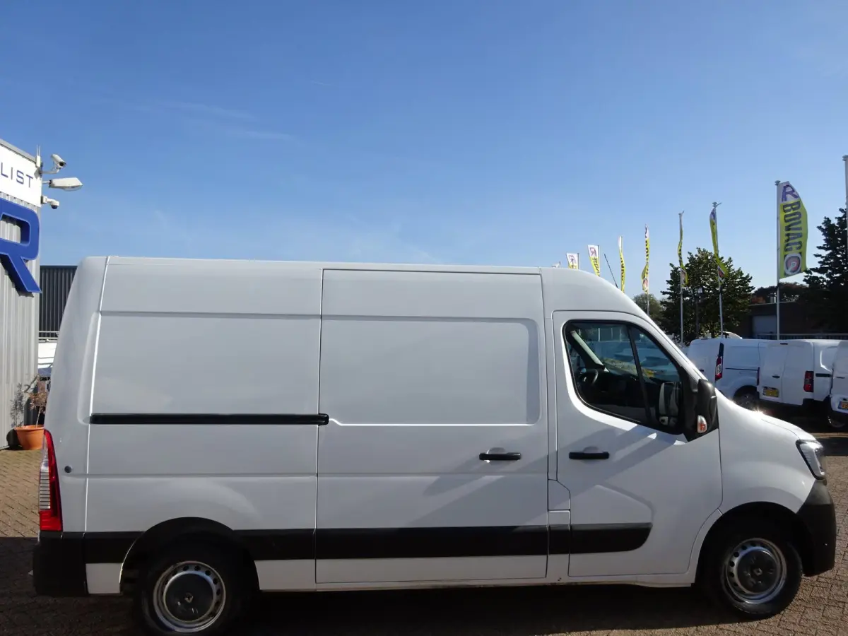 T35 2.3 dCi 135 L2H2 Comfort Groot NAVI AIRCO TREKHAAK ZEER NETJES