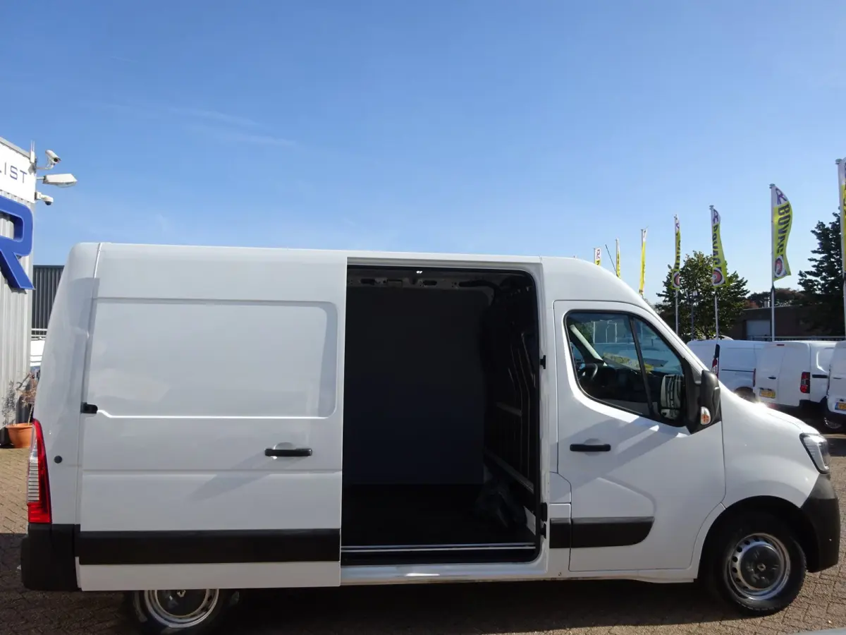 T35 2.3 dCi 135 L2H2 Comfort Groot NAVI AIRCO TREKHAAK ZEER NETJES