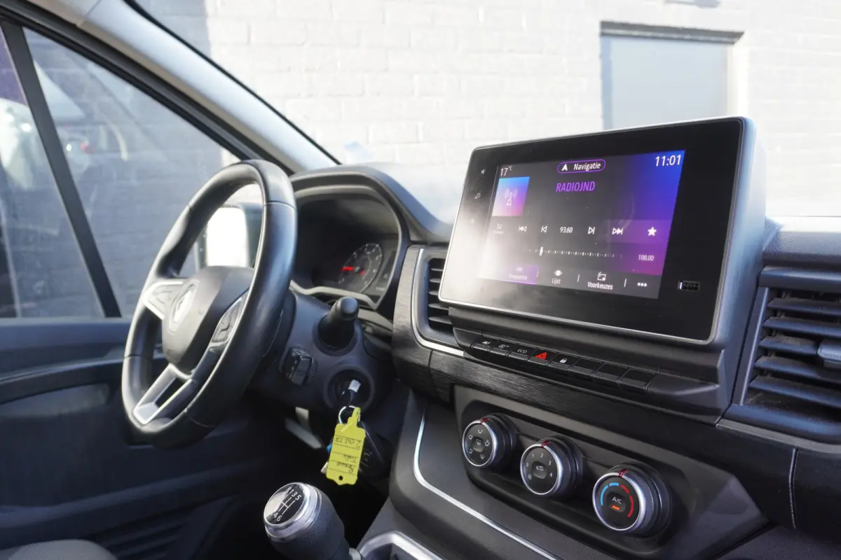 2.0 Blue dCi 130PK - Airco - Navi - Cruise - €15.900,- Excl.