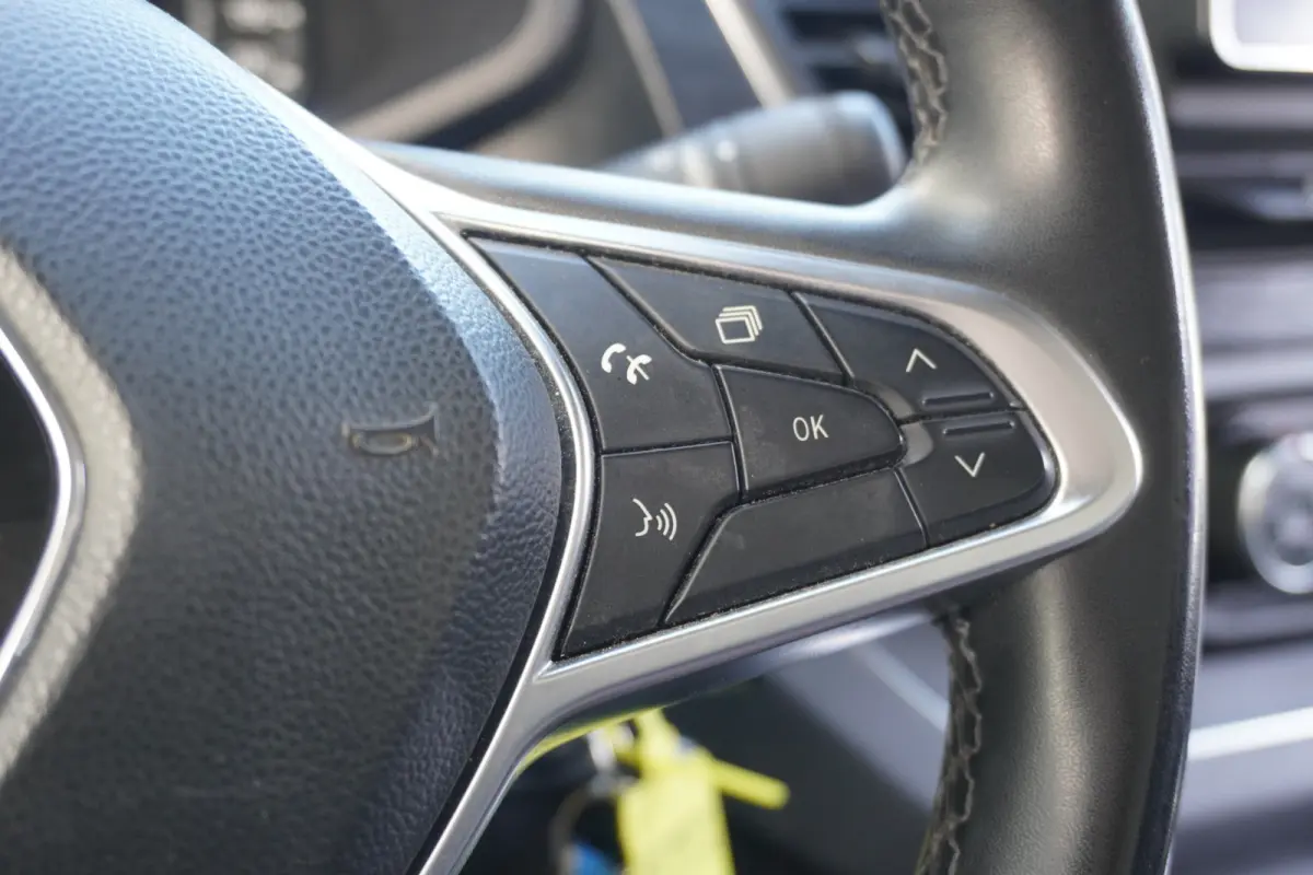 2.0 Blue dCi 130PK - Airco - Navi - Cruise - €15.900,- Excl.