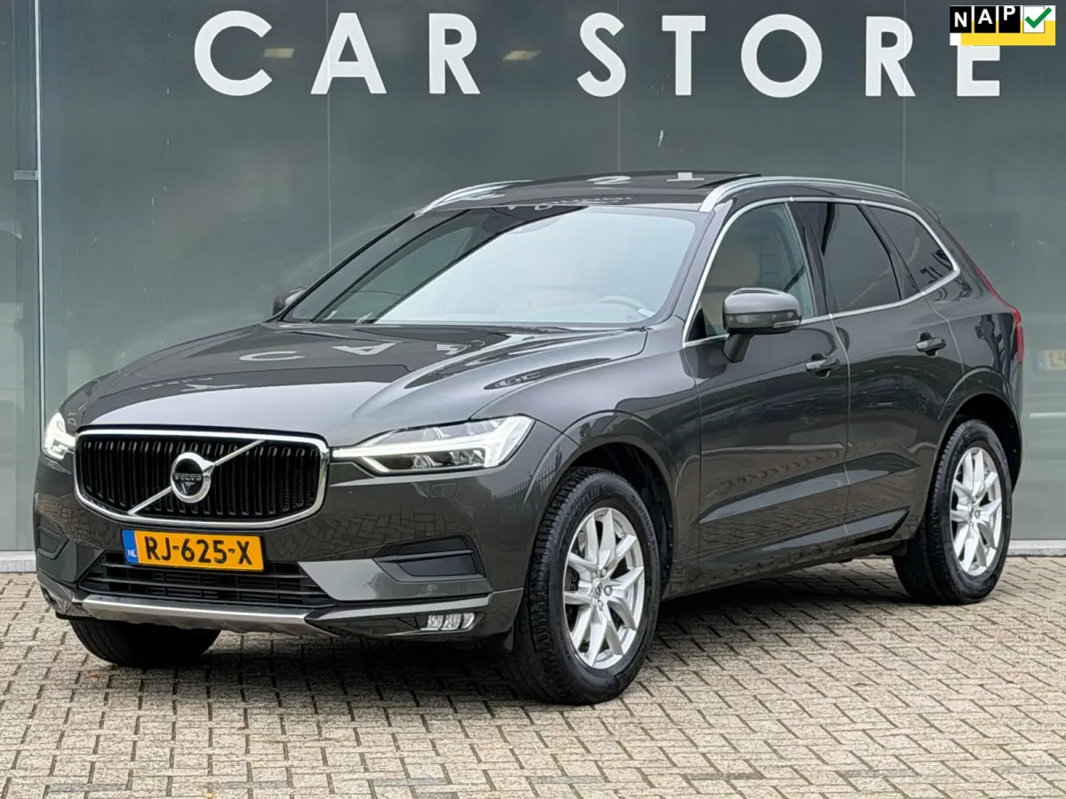 2.0 T5 AWD Momentum PANO/LEER/360 CAMERA
