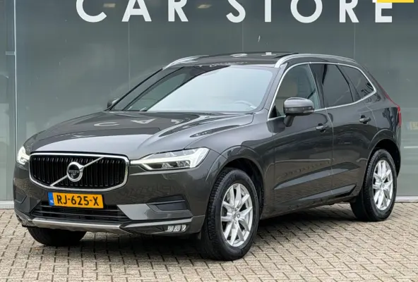 2.0 T5 AWD Momentum PANO/LEER/360 CAMERA