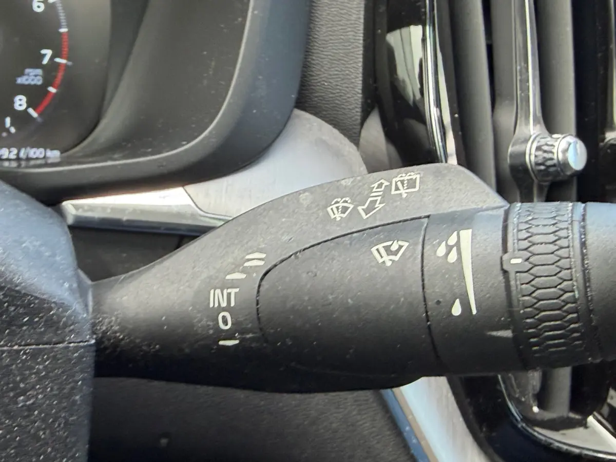 2.0 T5 AWD Momentum PANO/LEER/360 CAMERA