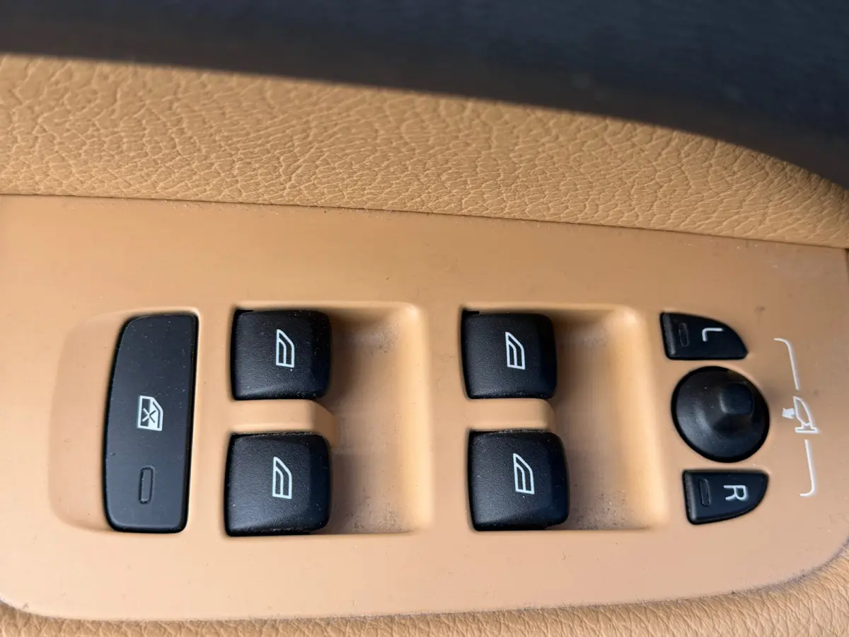2.0 T5 AWD Momentum PANO/LEER/360 CAMERA