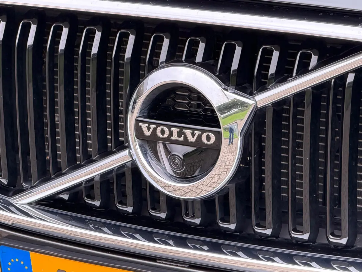 2.0 T5 AWD Momentum PANO/LEER/360 CAMERA