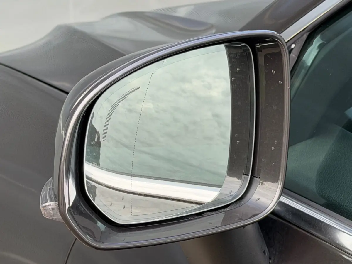 2.0 T5 AWD Momentum PANO/LEER/360 CAMERA