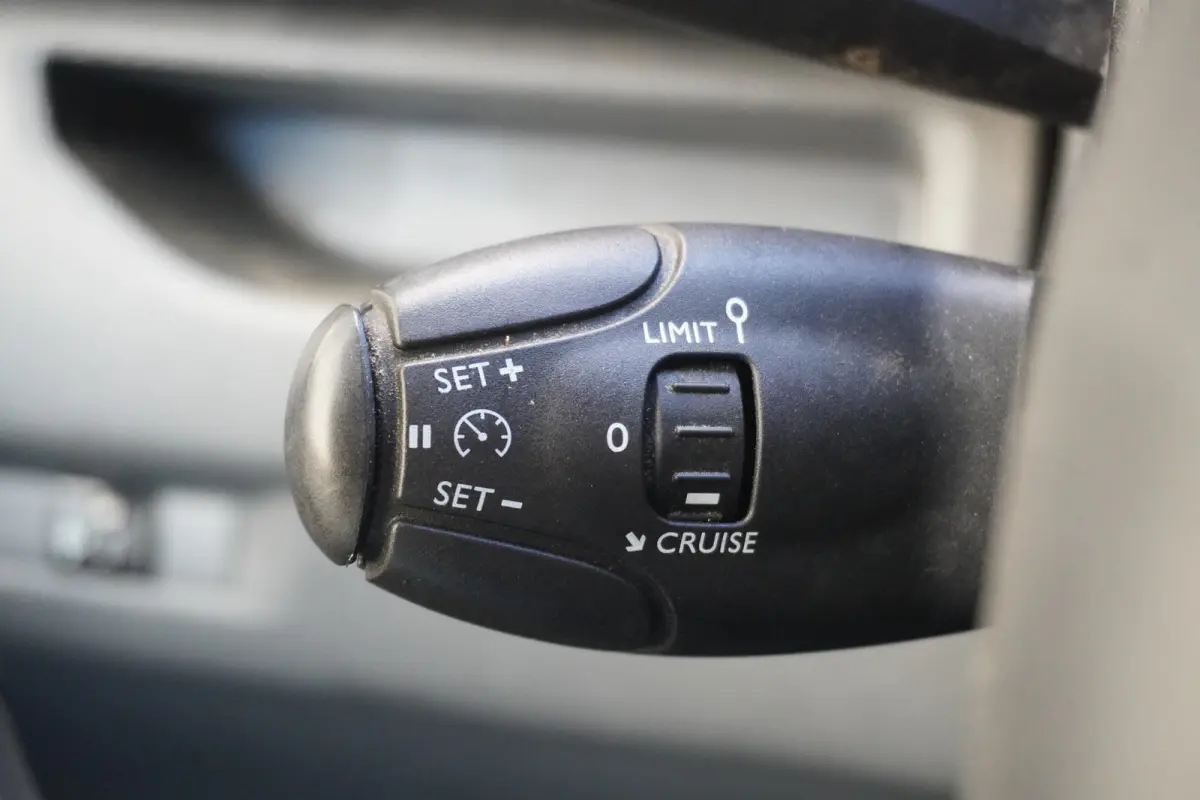 2.0 BlueHDI L2 122PK EURO 6 - Airco - Navi - Cruise - €12.950,- Excl.