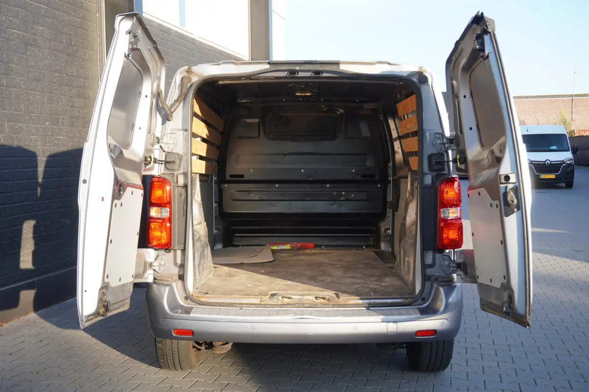 2.0 BlueHDI L2 122PK EURO 6 - Airco - Navi - Cruise - €12.950,- Excl.