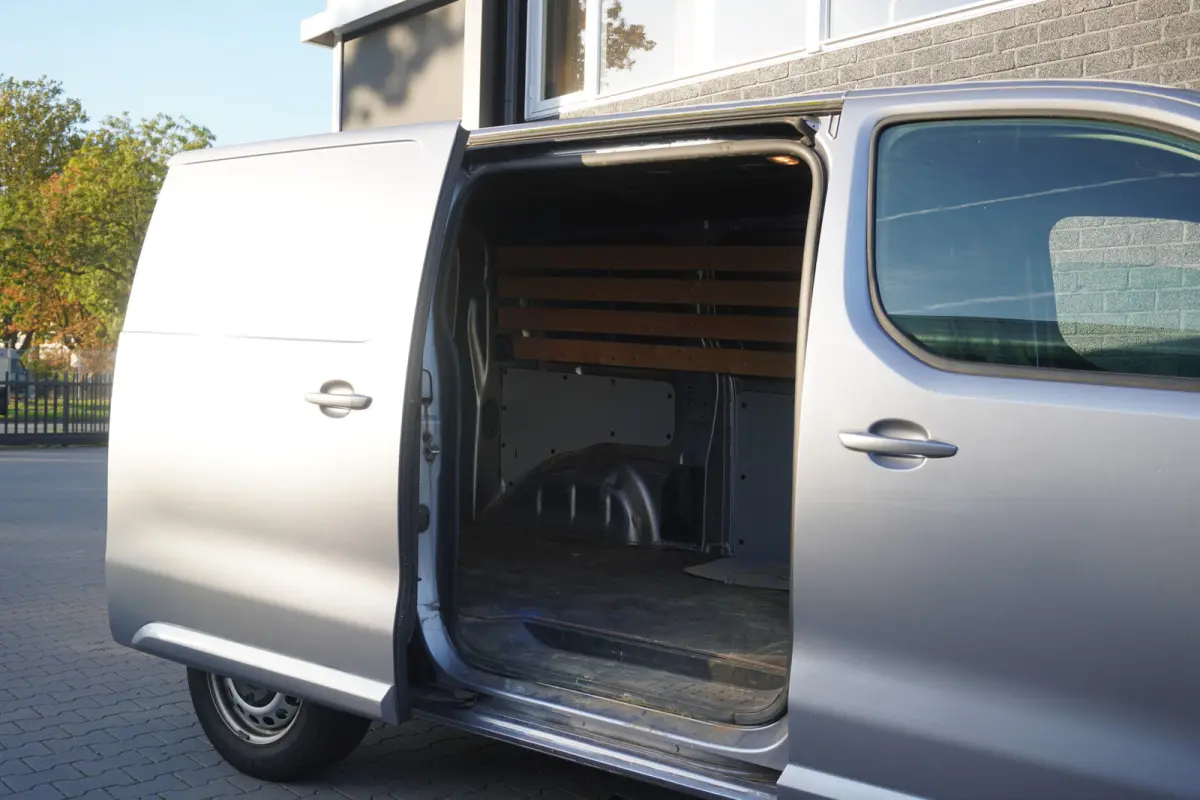 2.0 BlueHDI L2 122PK EURO 6 - Airco - Navi - Cruise - €12.950,- Excl.