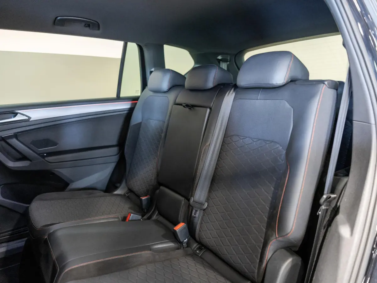 1.5 TSI FR Business Intense 7p. / 150pk / NAP / Rondomzicht camera / Dodehoek herkenning /