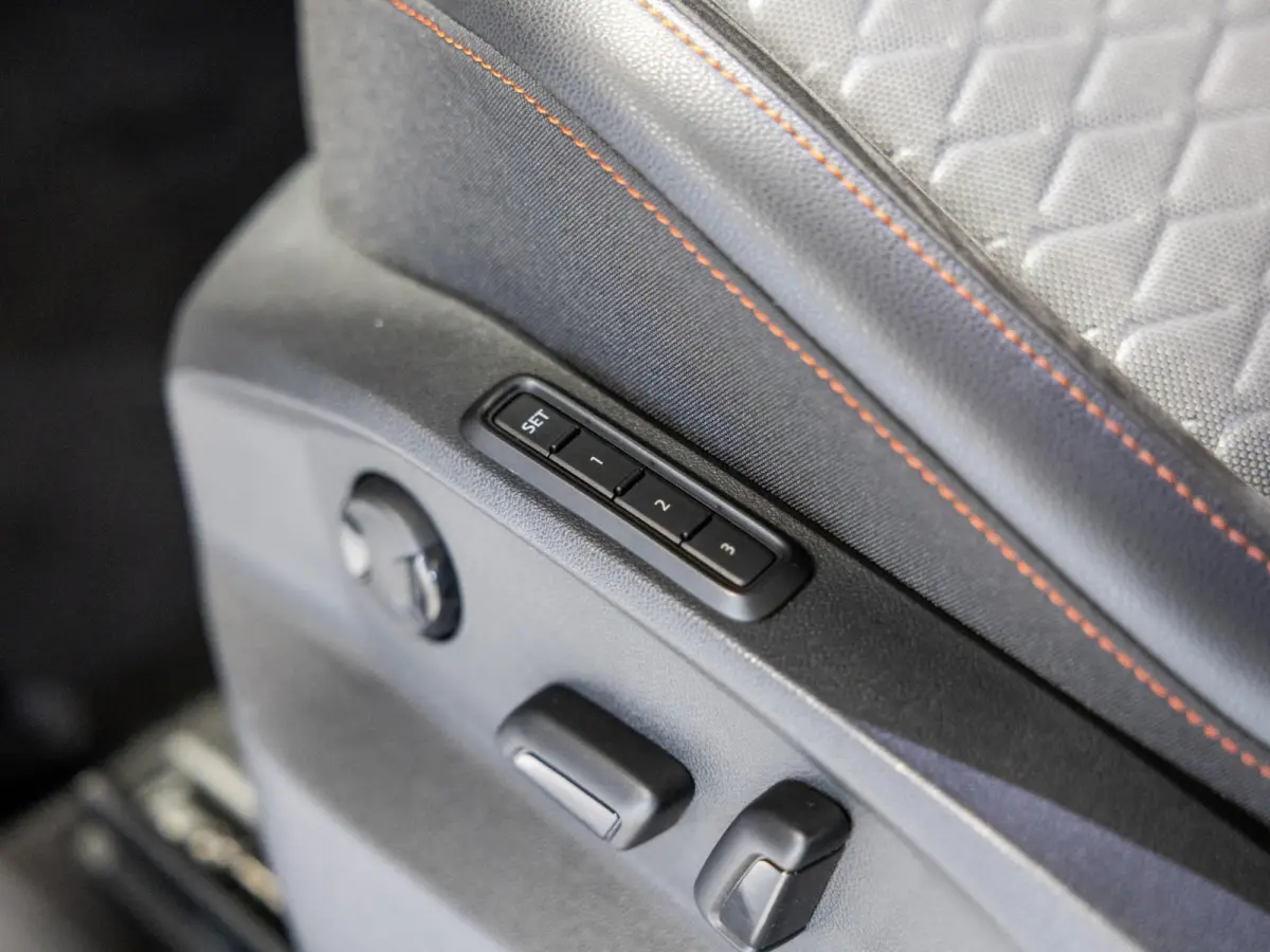 1.5 TSI FR Business Intense 7p. / 150pk / NAP / Rondomzicht camera / Dodehoek herkenning /