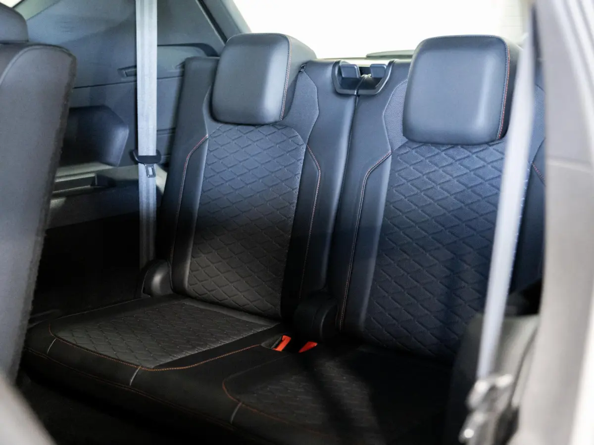 1.5 TSI FR Business Intense 7p. / 150pk / NAP / Rondomzicht camera / Dodehoek herkenning /