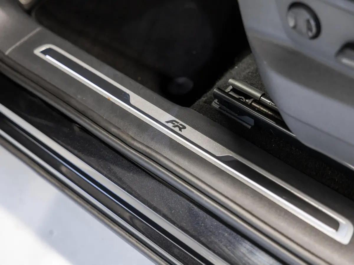 1.5 TSI FR Business Intense 7p. / 150pk / NAP / Rondomzicht camera / Dodehoek herkenning /