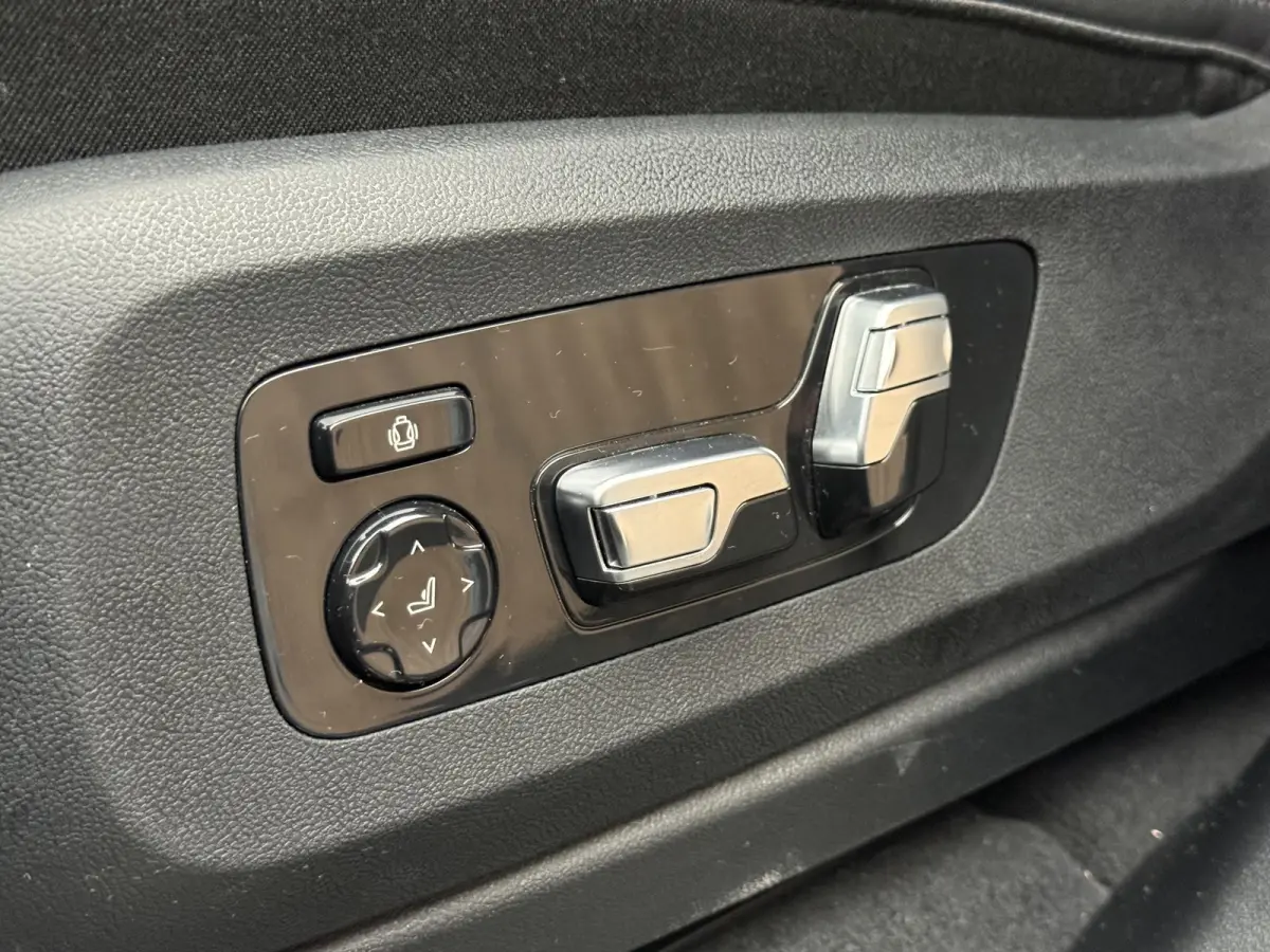 xDrive50e