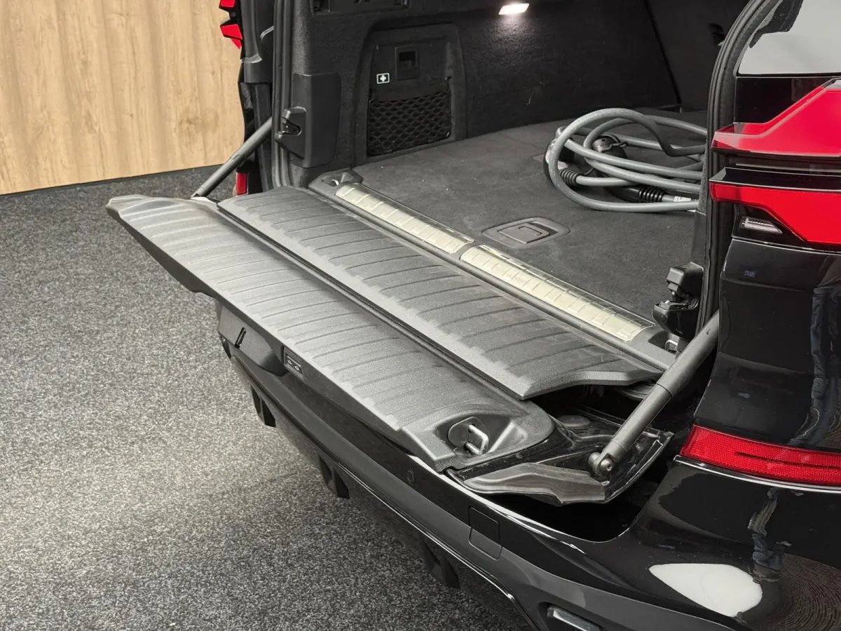 xDrive50e