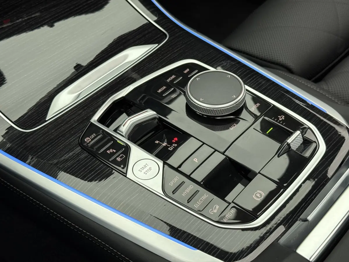xDrive50e