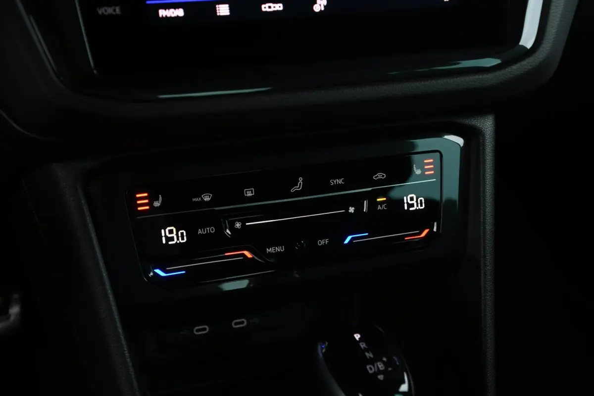 1.4 TSI eHybrid R-Line Business+ | SOH 98,67%