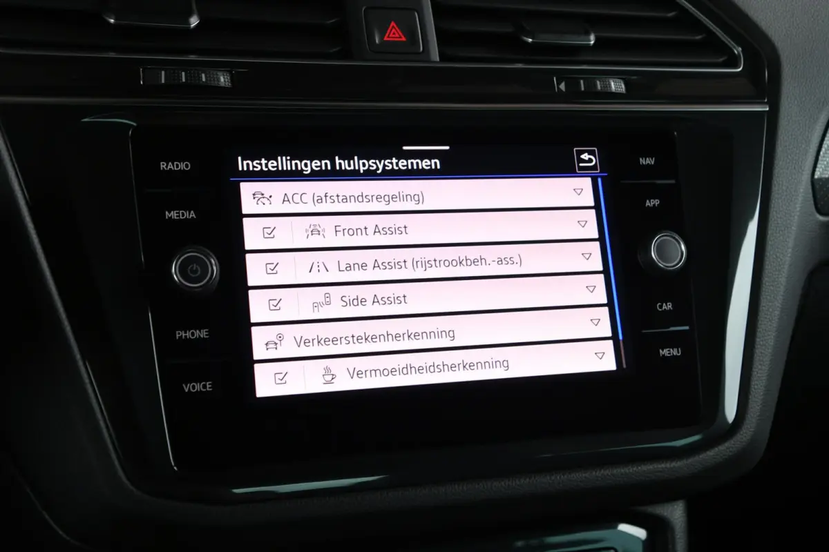 1.4 TSI eHybrid R-Line Business+ | SOH 98,67%