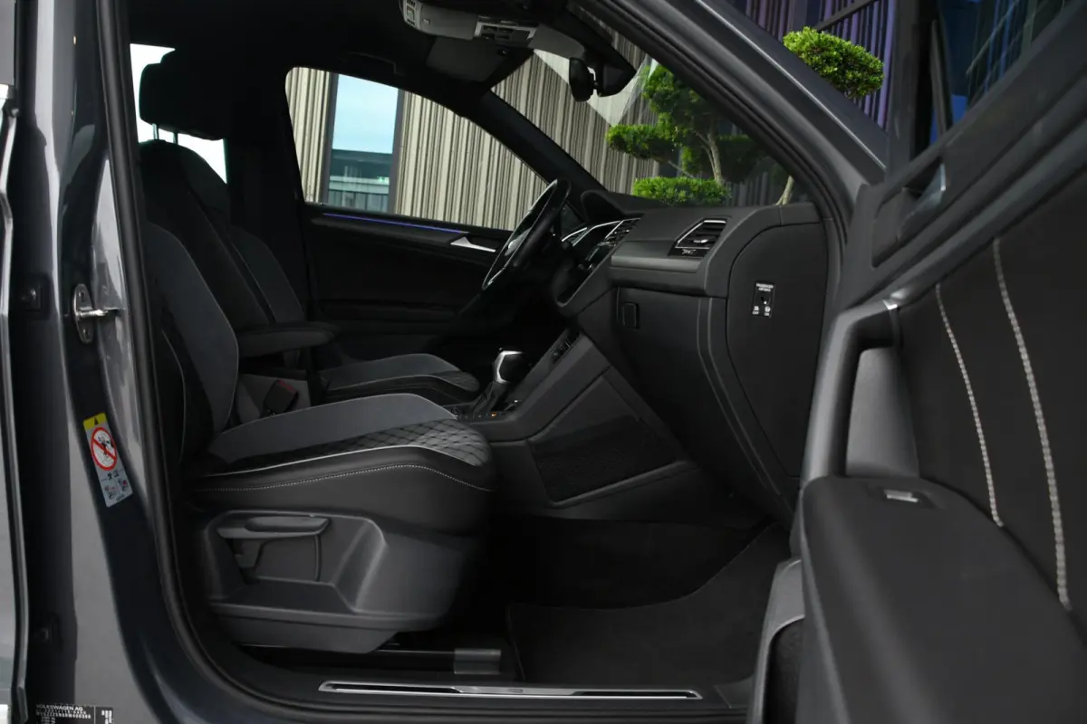 1.4 TSI eHybrid R-Line Business+ | SOH 98,67%