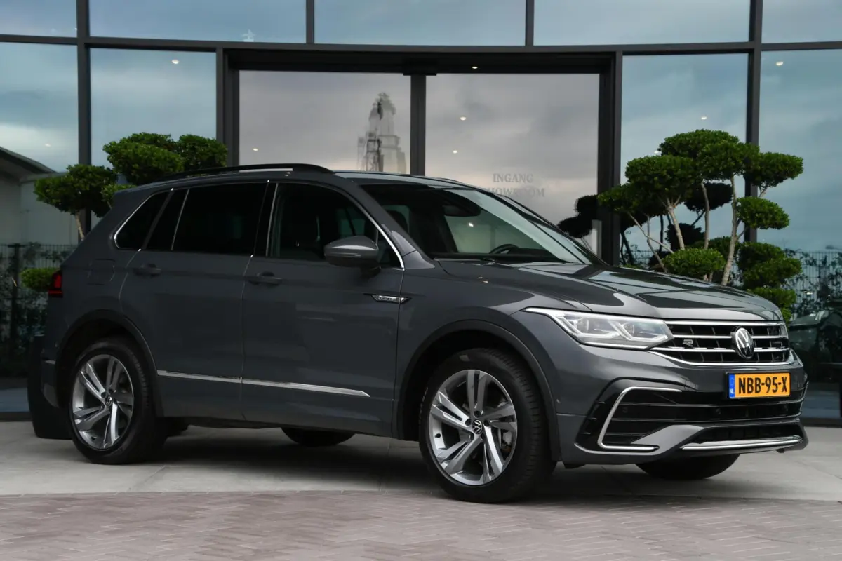 1.4 TSI eHybrid R-Line Business+ | SOH 98,67%