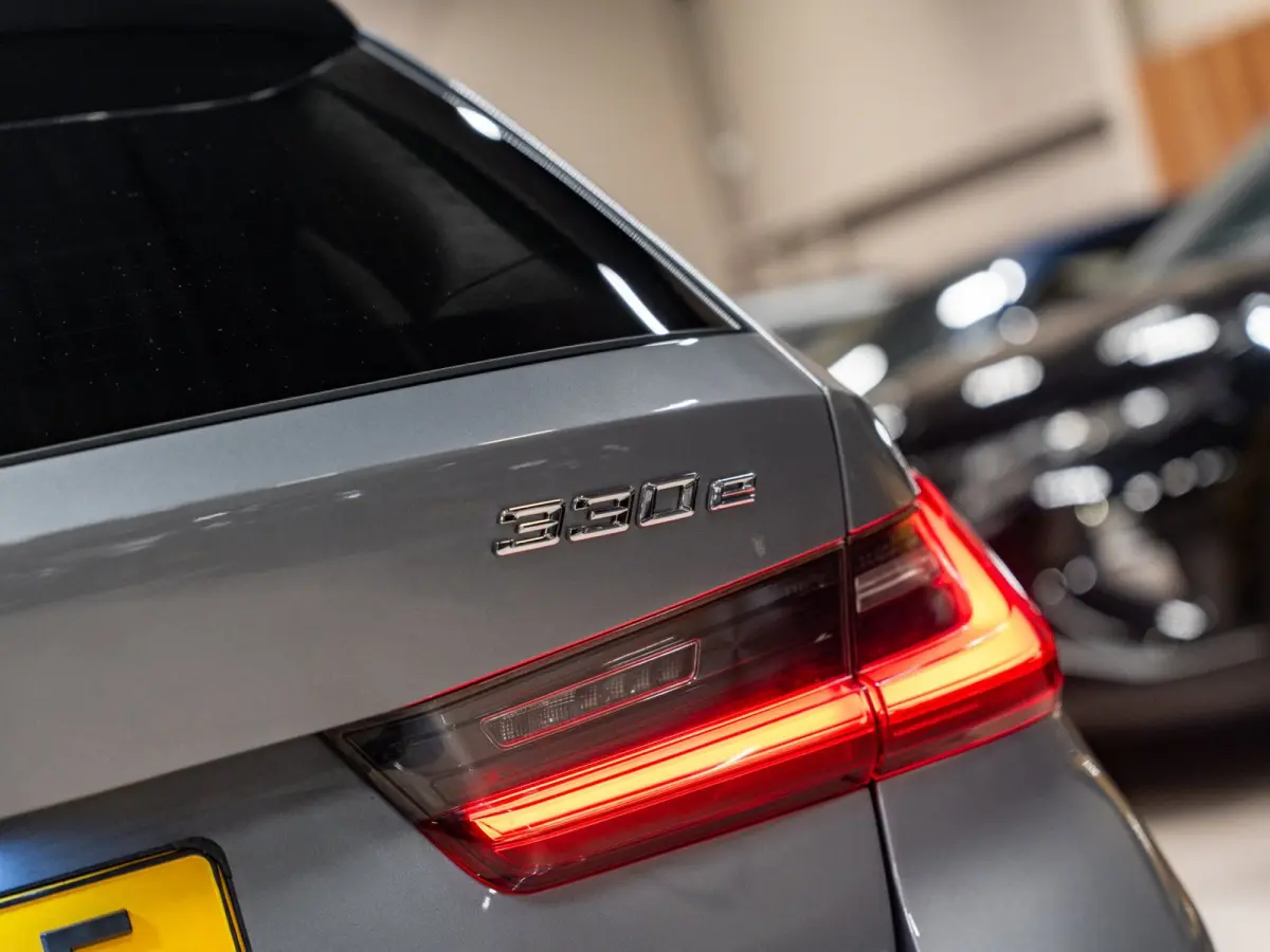 330e M-Sport 292PK, Facelift, LCI, Shadow Line, M-Seats, Laser Led, Navi, Adaptive Cruise, Voll Onderhoud