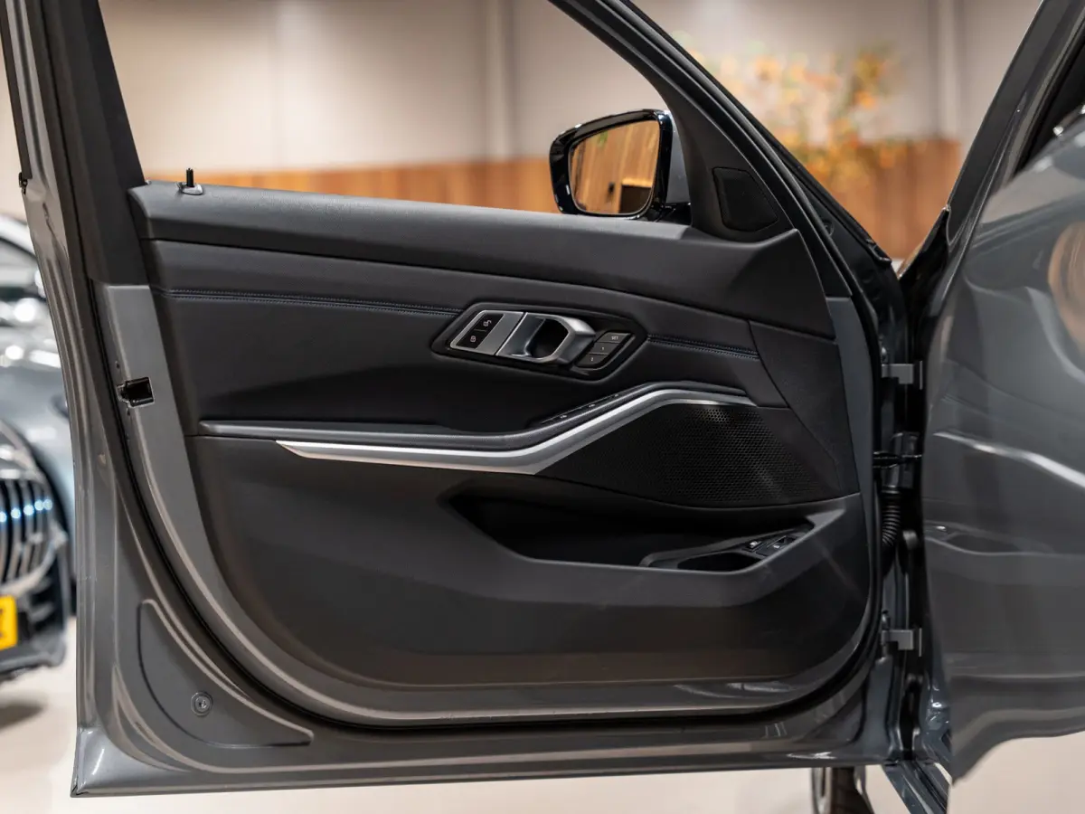 330e M-Sport 292PK, Facelift, LCI, Shadow Line, M-Seats, Laser Led, Navi, Adaptive Cruise, Voll Onderhoud