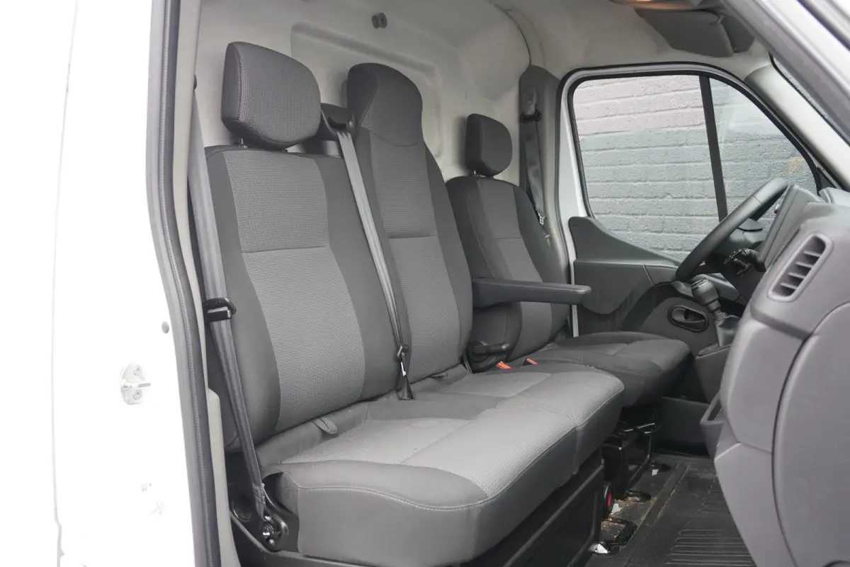 2.3 dCi 135PK L2H2 EURO 6 - Airco - Navi - Cruise - €16.950,- Excl.