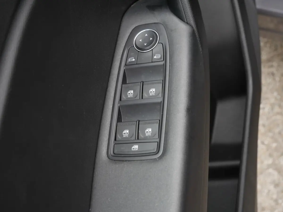 1.6 E-Tech Hybrid 145 R.S. Line