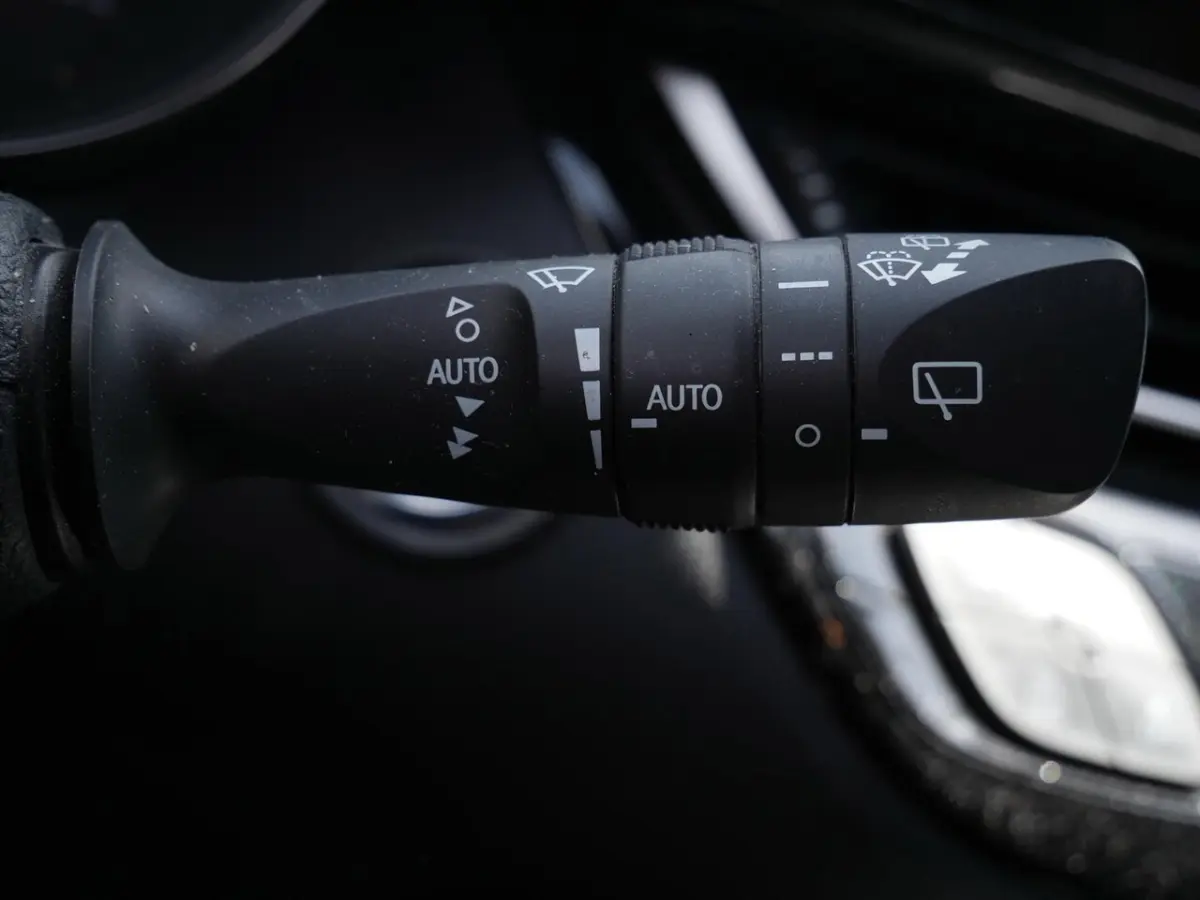1.8 Hybrid Business GR-Sport