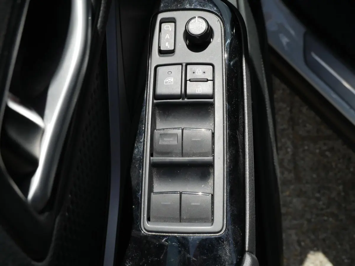 1.8 Hybrid Business GR-Sport