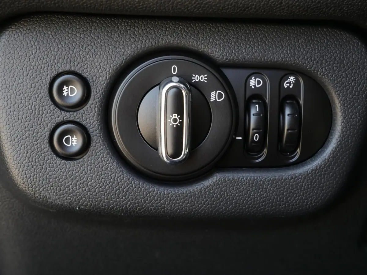 1.5 Automaat Salt | Panorama dak | Navigatie | PDC | 17"inch |