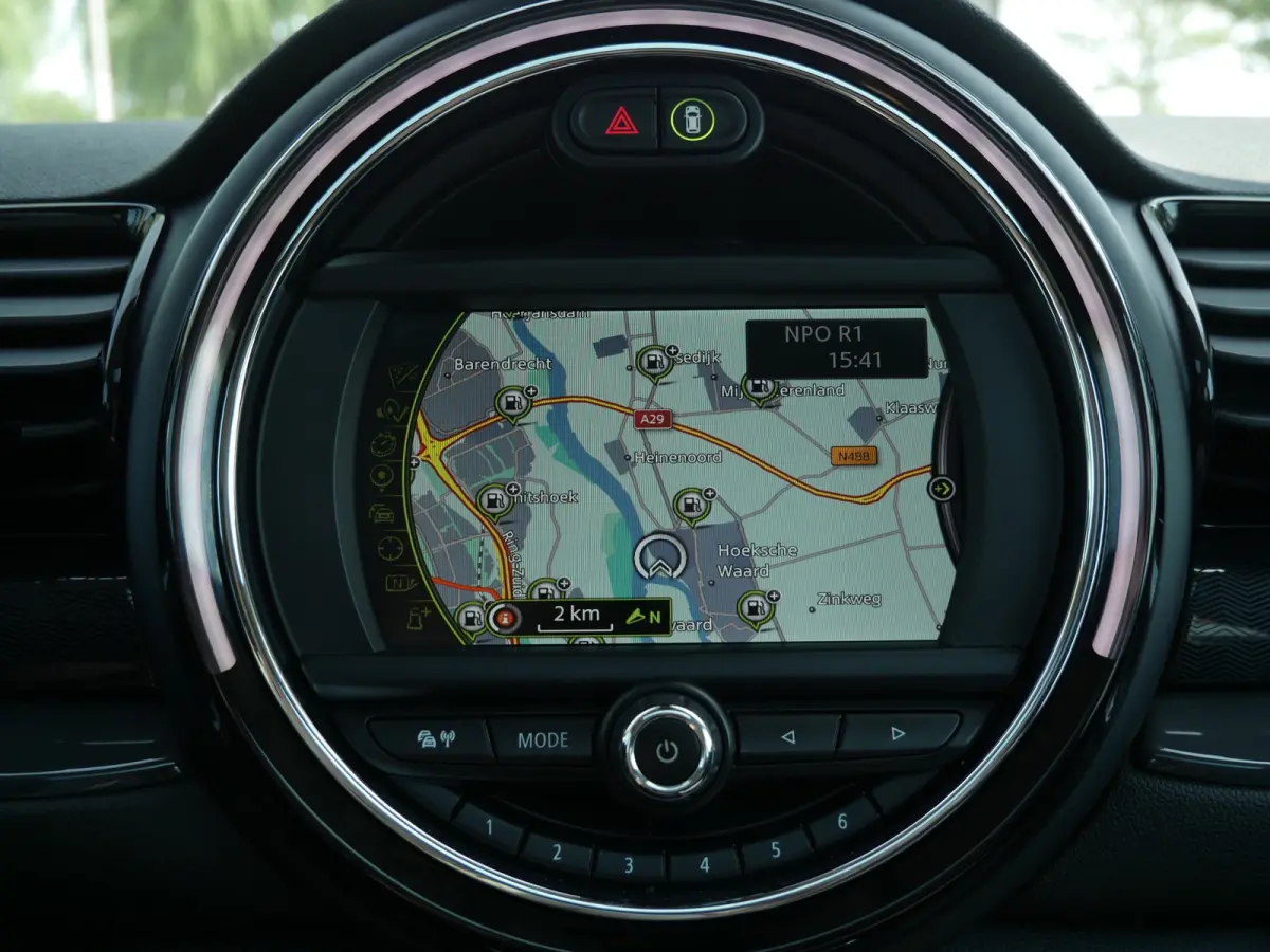 1.5 Automaat Salt | Panorama dak | Navigatie | PDC | 17"inch |
