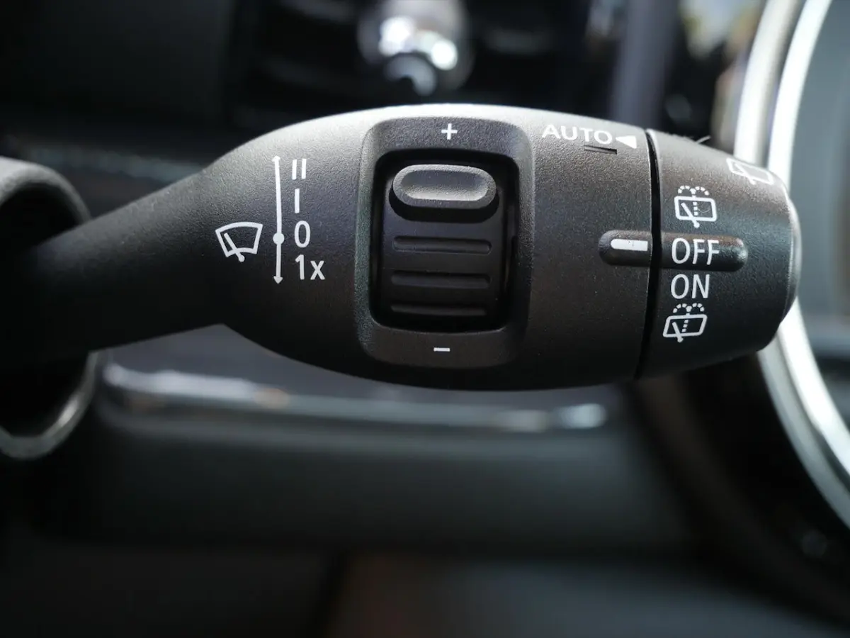 1.5 Automaat Salt | Panorama dak | Navigatie | PDC | 17"inch |