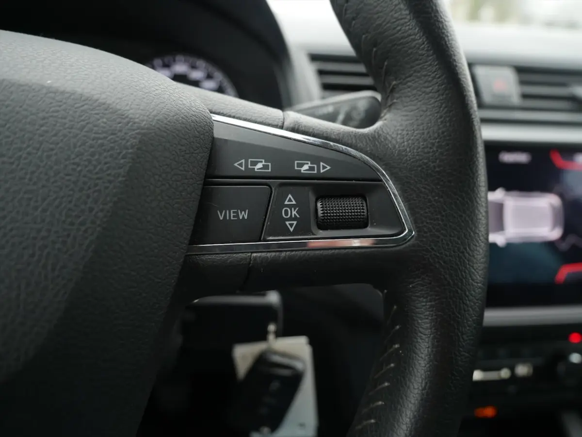 1.0 TSI Style Business Intense
