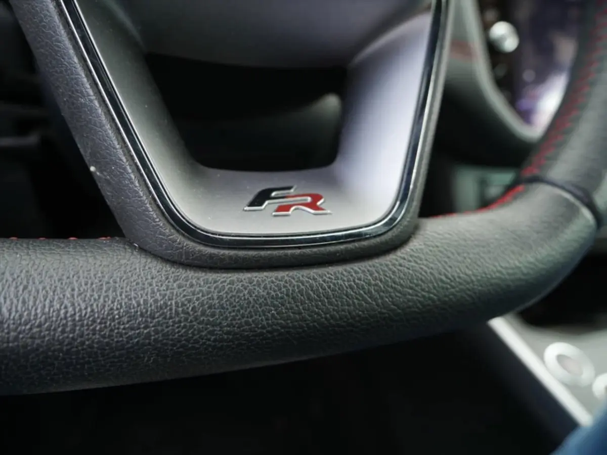 1.0 TSI FR Business Intense Plus