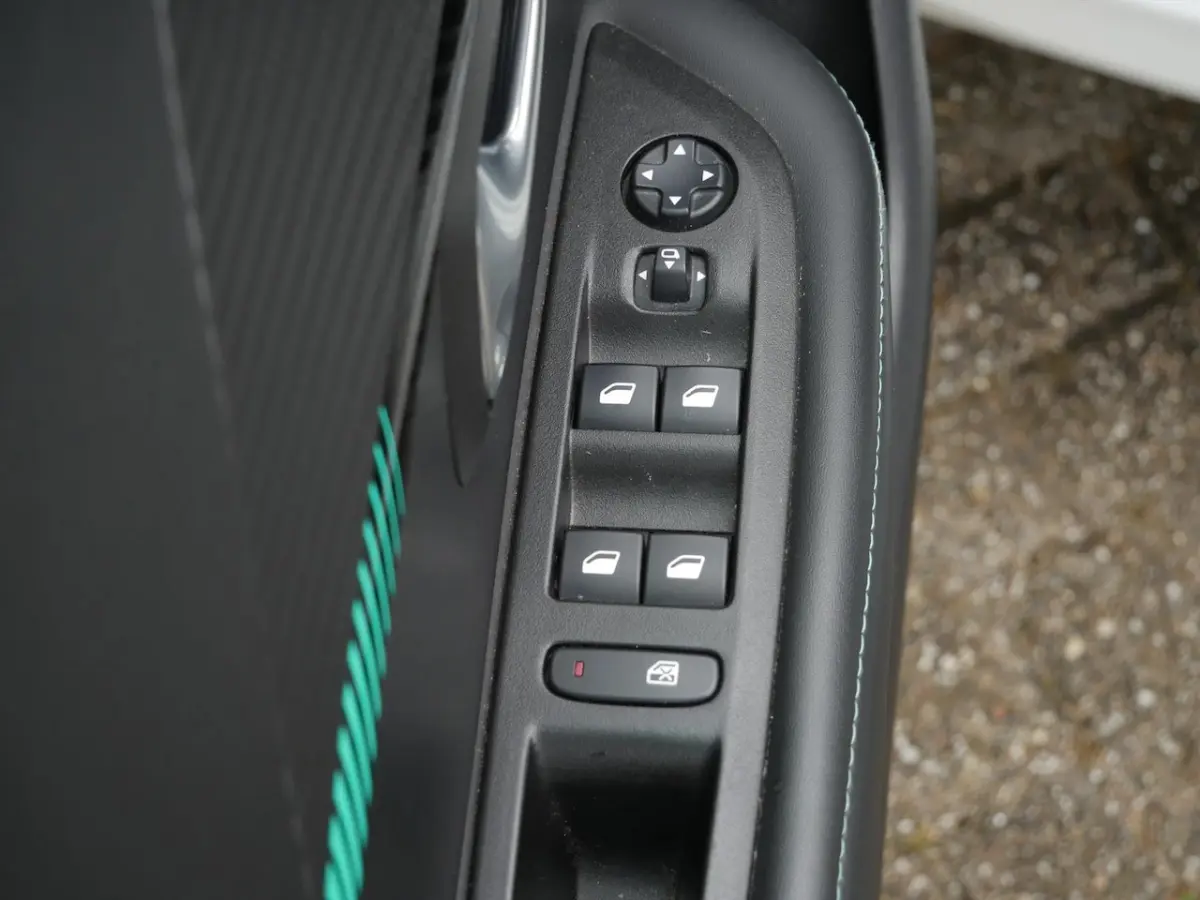 1.2 PureTech Allure Pack