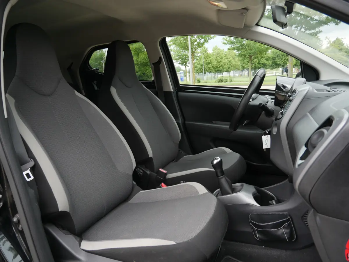 1.0 VVT-i x-cite | Carplay | Camera |